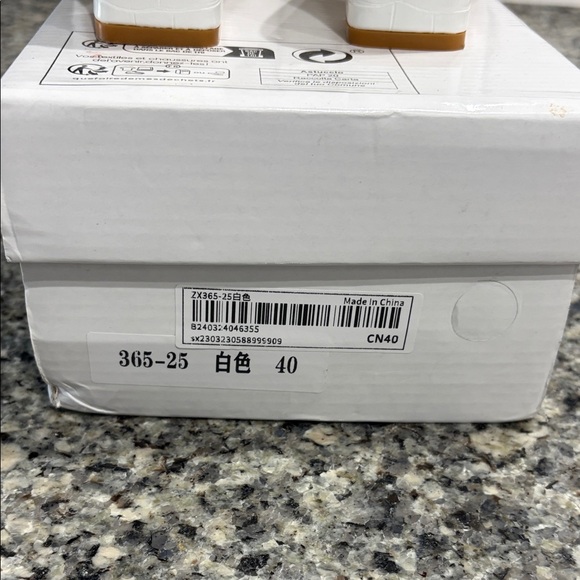 SHEIN White Textured Block Heel Mules - Picture 6 of 9